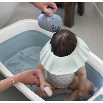 Козырек защитный для купания Beaba силиконовый, зеленый (920410) - Pampik - 5