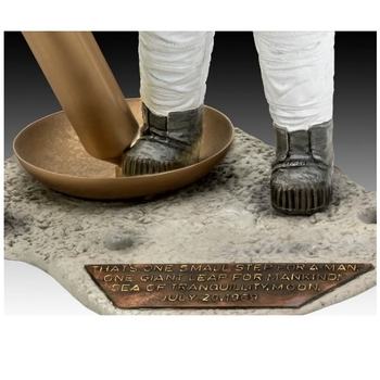 Збірна модель Revell Астронавт на Місяці, Місія Аполлон 11, рівень 4, масштаб 1:8, 24 деталі (RVL-03702) - Pampik - 4