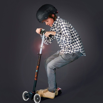 Самокат Micro Maxi Deluxe LED, чорний з помаранчевим (MMD143) - Pampik - 7