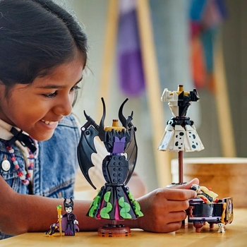 Конструктор LEGO Disney Сукні Малефісенти та Лютелли де Віль, 524 деталі (43262) - Pampik - 3