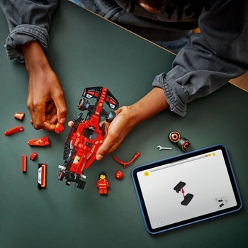 Конструктор LEGO Speed ​​Champions Автомобиль для гонки F1 Ferrari SF-24, 275 деталей (77242) - Pampik - 7