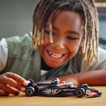 Конструктор LEGO Speed ​​Champions Автомобиль для гонки MoneyGram Haas F1 Team VF-24, 242 деталі (77250) - Pampik - 6