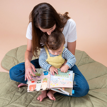 Розвивальна м'яка книжка Taf Toys Садочок у місті Бізібук зайченятка (13355) - Pampik - 8