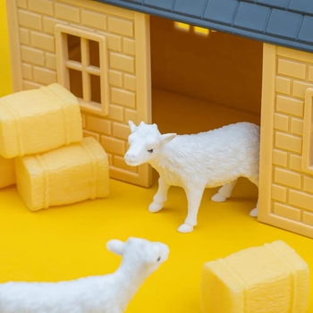 Ігровий набір-конструкторOTAMANKO Веселий хутір: трактор з причепом та ферма з вівцями та курями (532.01.60) - Pampik - 4