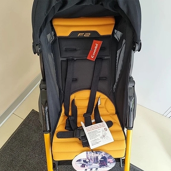 Прогулянкова коляска Combi F2 114571, ультралегка, жовтий (30558) - Pampik - 4