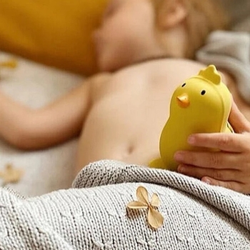 Погремушка-прорезыватель Tikiri 96005, каучук, желтый (24985) - Pampik - 5