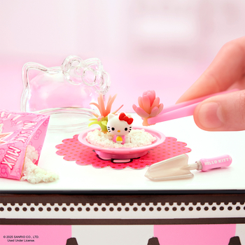Ігровий набір MGA's Miniverse Sanrio S2 Створи стиль разом з Хеллоу Кітті та друзями, в асортименті (547235) - Pampik - 10