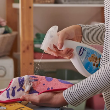 Плямовивідник-спрей для тканин Chicco Sensitive, 500 мл - Pampik - 4