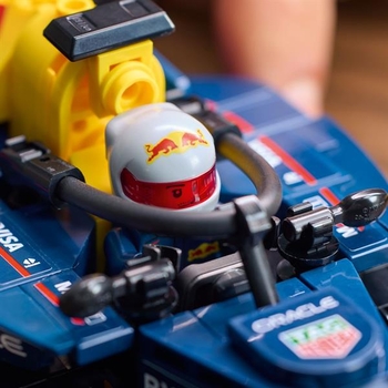 Конструктор LEGO Speed Champions Автомобіль для перегонів F1 Oracle Red Bull Racing RB20, 251 деталь (77243) - Pampik - 11