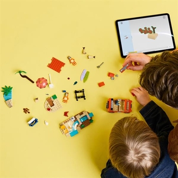 Конструктор LEGO Bluey Пляж і сімейна поїздка на автомобілі Блуї, 133 деталі (11202) - Pampik - 13