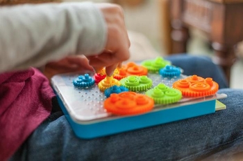 Гра-головоломка Fat Brain Toys Crankity Різнокольорові шестерні (FA140-1) - Pampik - 8