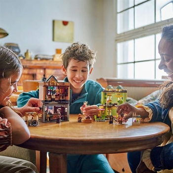 Конструктор LEGO Harry Potter Якісні товари для квідичу і кафе з морозивом, 795 деталей (76452) - Pampik - 8