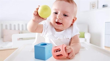 Набор погремушек Hape Геометрические фигуры 3 в 1 (E0454) - Pampik - 6