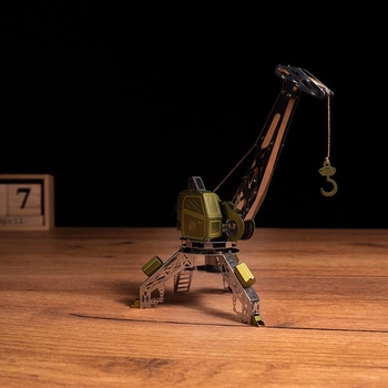 Колекційна модель-конструктор Metal Time Mighty Machine Портовий кран механічний, двоколірний (MT055) - Pampik - 7