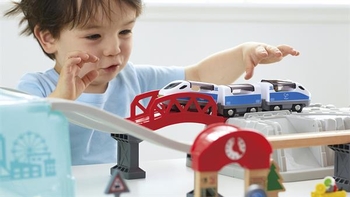 Игрушечная железная дорога Hape в контейнере Город 48 эл. (E3771) - Pampik - 10