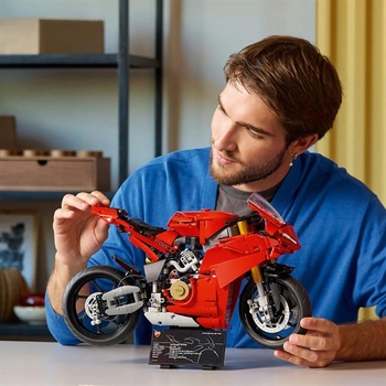 Конструктор LEGO Technic Мотоцикл Ducati Panigale V4 S 1603 деталі (42202) - Pampik - 8