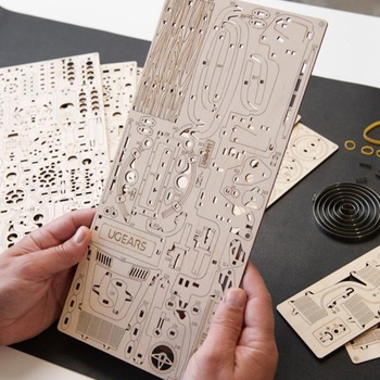 Деревянный механический 3D конструктор Ugears Пикап Лесоруб (70171) - Pampik - 12