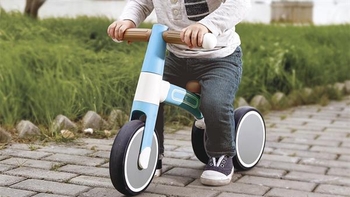 Біговел Hape Перша поїздка триколісний 7" блакитний (E8652) - Pampik - 7