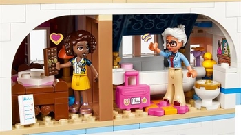 Конструктор LEGO Friends Замковий готель Ночівля і сніданок (42638) - Pampik - 8