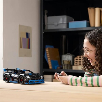 Конструктор LEGO Technic Автомобіль для перегонів Porsche GT4 e-Performance 834 деталі (42176) - Pampik - 8