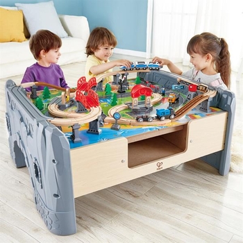 Іграшкова залізниця Hape зі столом 70 ел. (E3766) - Pampik