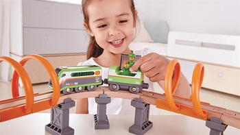 Железная дорога Hape с поездом 37 эл. с мировыми эффектами от солнечной батареи (E3762) - Pampik - 10