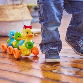 Іграшка-каталка Toomies Качечки зі звуком (E4613) - Pampik - 3