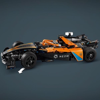 Конструктор LEGO Автомобіль для перегонів NEOM McLaren Formula E 452 деталі (42169) - Pampik - 5