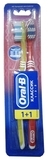 Зубная щетка Oral-B 3-Effect Classic, средняя, желтый с красным, 2 шт. - Pampik