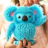 Інтерактивна м'яка іграшка Jiggly Pup Запальна Коала, блакитний (JP007-BL) - Pampik - 9