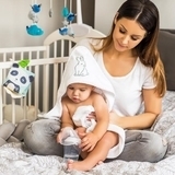 Полотенце с капюшоном-уголком BabyOno Кролик, велюр, 100х100 см, белый (540/01) - Pampik - 2