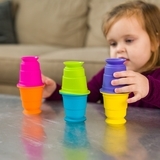 Іграшка тактильна Fat Brain Toys Suction Kupz М'які чашки, 6 шт. (F183ML) - Pampik - 20