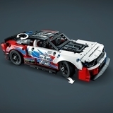 Конструктор LEGO Technic NASCAR Next Gen Chevrolet Camaro ZL1, 672 деталей (42153) - Pampik - 8
