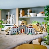 Конструктор LEGO Jurassic World Центр відвідувачів: Атака тиранозавра та раптора, 693 деталей (76961) - Pampik - 5