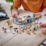 Конструктор LEGO Jurassic World Центр відвідувачів: Атака тиранозавра та раптора, 693 деталей (76961) - Pampik - 3