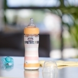 Пляшечка для годування скляна Chicco Well-Being Colors, 240мол. з силіконовою соскою, 0м+, рожева (28721.11) - Pampik - 2