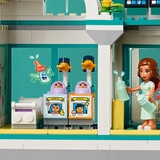 Конструктор LEGO Friends Больница в Хартлейк-Сити, 1045 деталей (42621) - Pampik - 4
