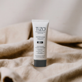 Дневной крем с легким оттенком TiZO Photoceutical Skincare AM Replenish Lightly Tinted SPF 40, 50 г - Pampik - 4