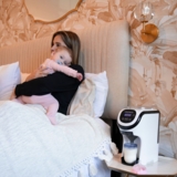 Машина для приготування дитячої суміші Baby Brezza Formula Pro Mini біла (FRP0079) - Pampik - 9