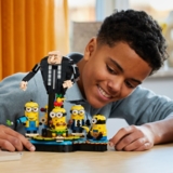 Конструктор LEGO Despicable Me Ґру й посіпаки з кубиків, 839 деталей (75582) - Pampik - 10