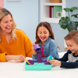 Набір піску для дитячої творчості Kinetic Sand V2 Замок з піску, 454 г, фіолетовий (71402) - Pampik - 5