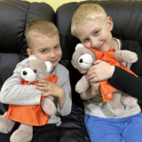 Іграшка м'яка Масік Ведмедик пухнастий у жовтогарячому плащі, 35 см (МС 080501-05) - Pampik - 3