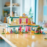 Конструктор LEGO Friends Хартлейк-Сити: международная школа, 985 деталей (41731) - Pampik - 4