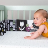 Розвиваюча книжка-розкладачка Taf Toys Садик у місті Зайчики (13065) - Pampik - 4