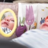 Розвиваюча книжка-розкладачка Taf Toys Садик у місті Зайчики (13065) - Pampik - 5