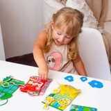 Гра-шнурівка Vladi Toys Fisher-Price Кольорові будиночки, укр. мова (VT5303-26) - Pampik - 5