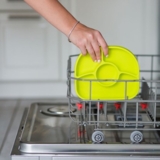 Силиконовая тарелка на присоске с ложкой BBluv, салатовый (B0153-L) - Pampik - 2