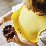 Нагрудник силіконовий MinikOiOi Basics Powder Grey (101020054) - Pampik - 3