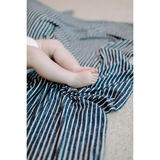 Подарунковий набір Aden + Anais Navy Stripe, пелюшка та шапочка, темно-синій з білим (AA20003) - Pampik - 6