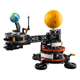 Конструктор LEGO Technic Земля та Місяць на орбіті 526 деталей (42179) - Pampik